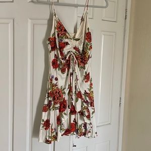NWOT Free People Women’s spaghetti strap flowered dress! Fully lined